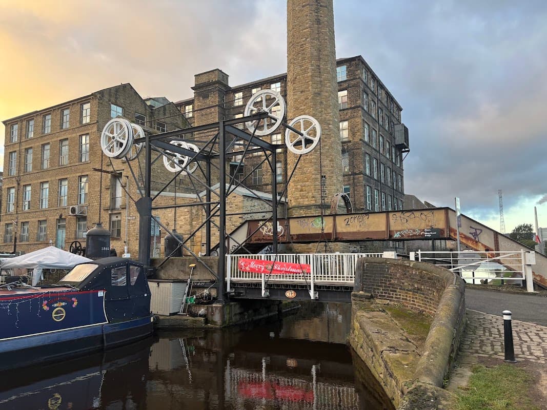 Turnbridge Lift Bridge - Historic Site in huddersfield