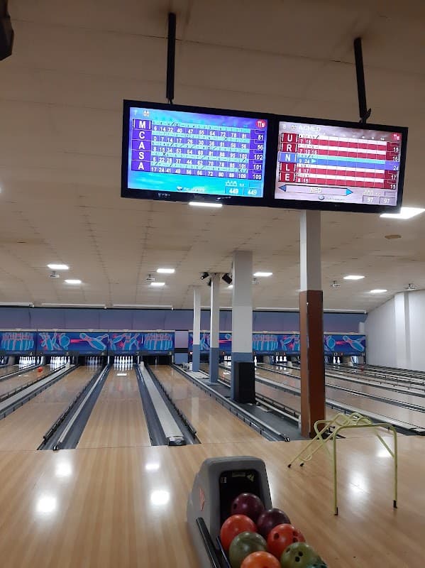 UK Superbowl - Bowling in huddersfield