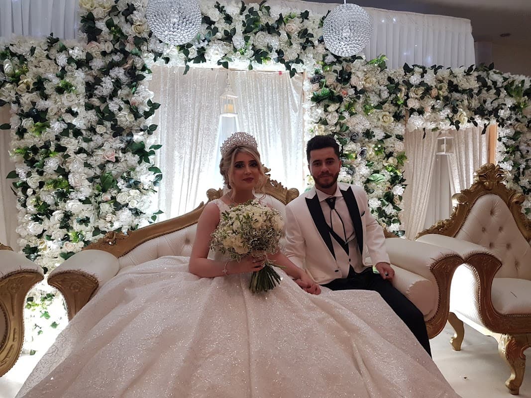 A2ZDressmaker - Tailors in hull