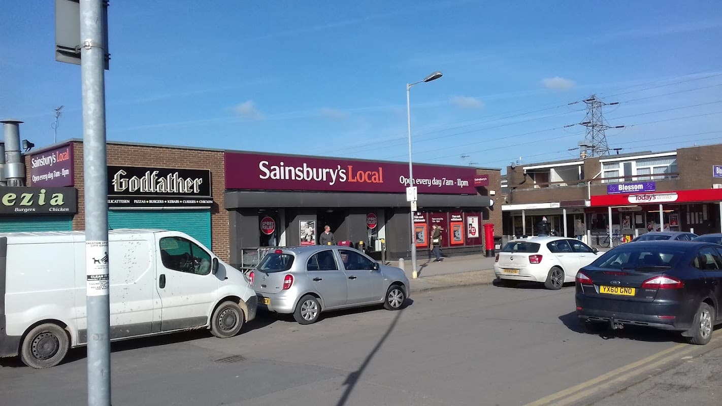 Bus Stop at Grandale Shops - Bus Stops in hull