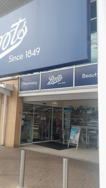 Kingswood Retail Park - Shopping Centres in hull