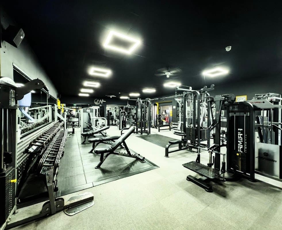 Peak Physique Health and Fitness Club - Gyms in hull