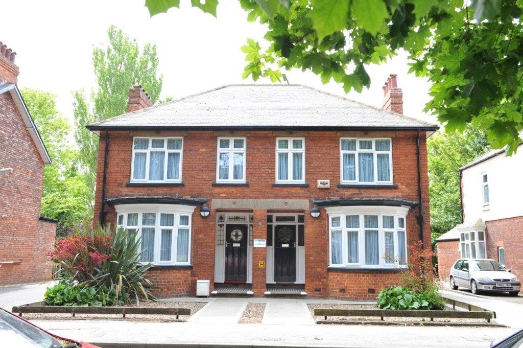 Salmon Grove Guest House - Guest House in hull