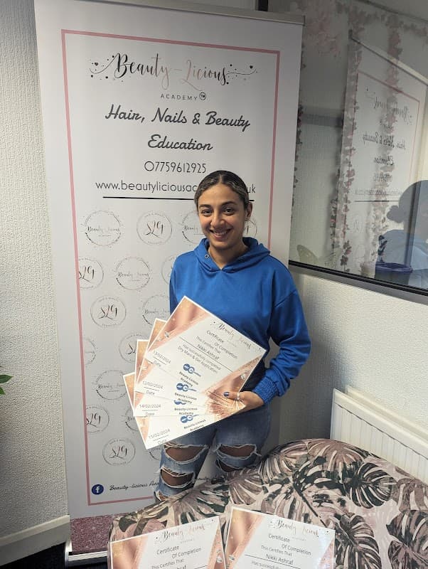 Beauty-Licious Academy - Beauty Salons in hunslet