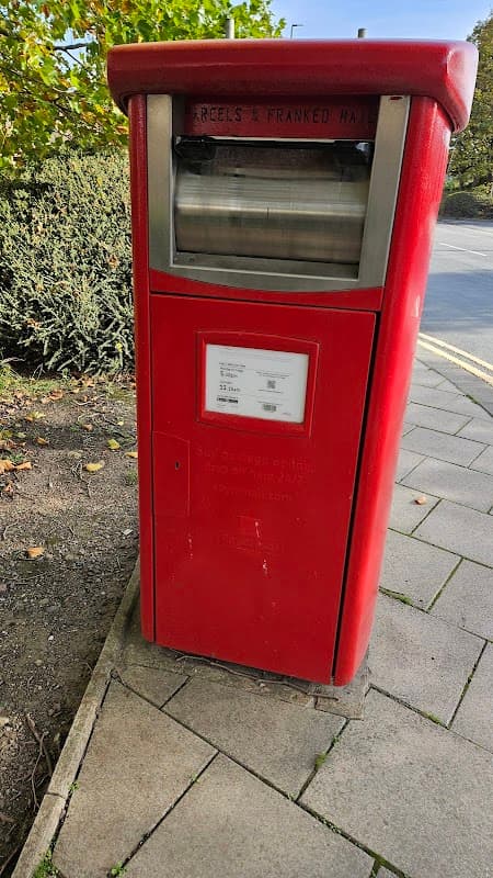 Royal Mail Parcel Postbox - Post Offices in hunslet