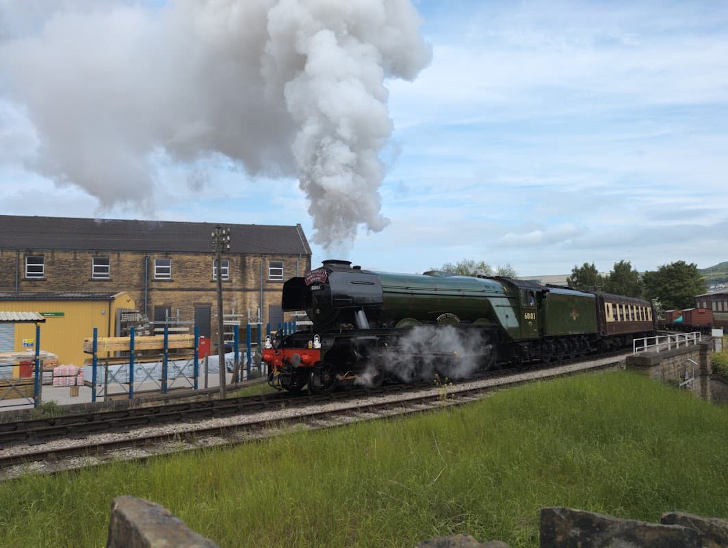 Bus Stop at Parkwood St Alpha Street - Bus Stops in keighley