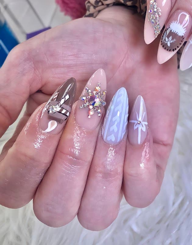 Hollywood Nails - Nail Salons in keighley