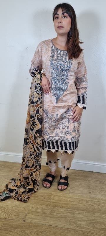 NS COLLECTIONS - Clothes Shops in killingbeck