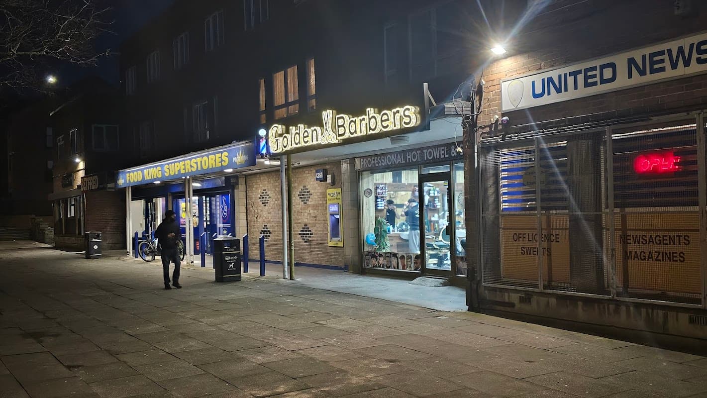 Swarcliffe Parade - Shopping Centres in killingbeck