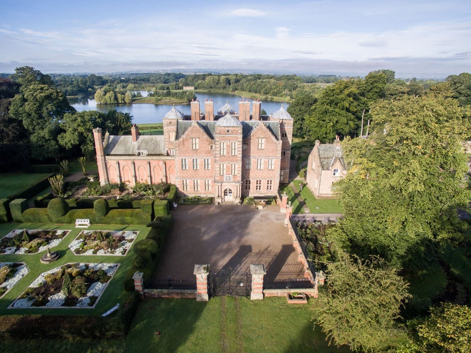 Kiplin Hall & Gardens - Garden in kiplin