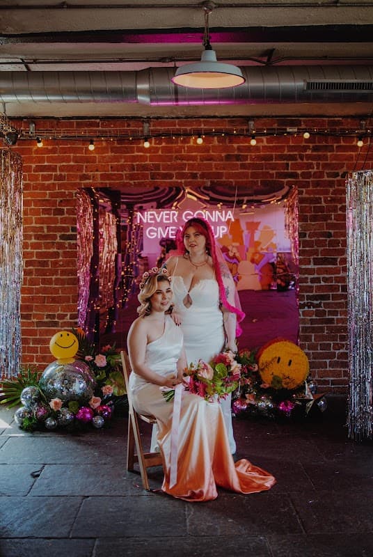 Juno - Tailors in knowsthorpe