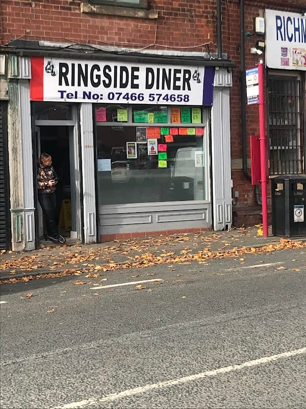 Dining at Ringside Diner in knowsthorpe