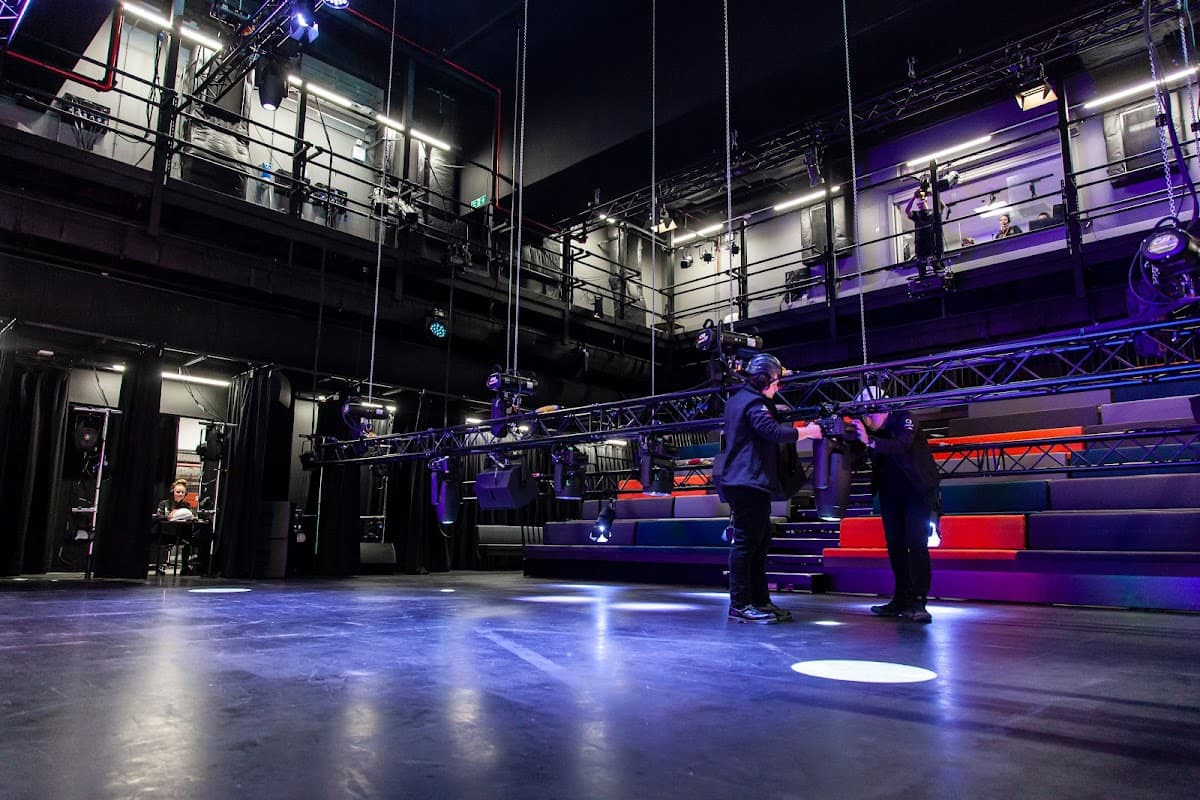 Chroma-Q Theatre - Theatre in leeds