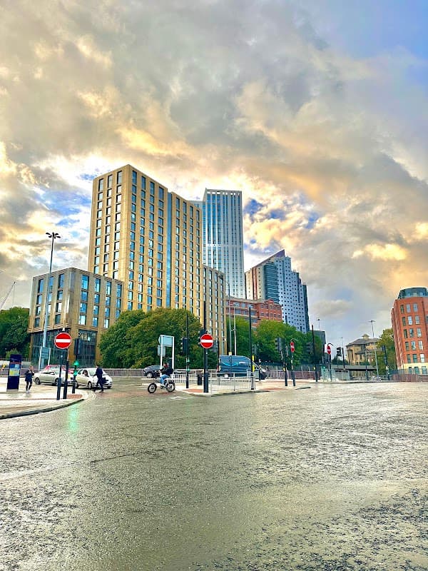 Screw Gallery - Gallery in leeds