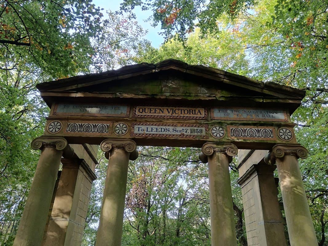 Victoria Arch - Monuments in leeds