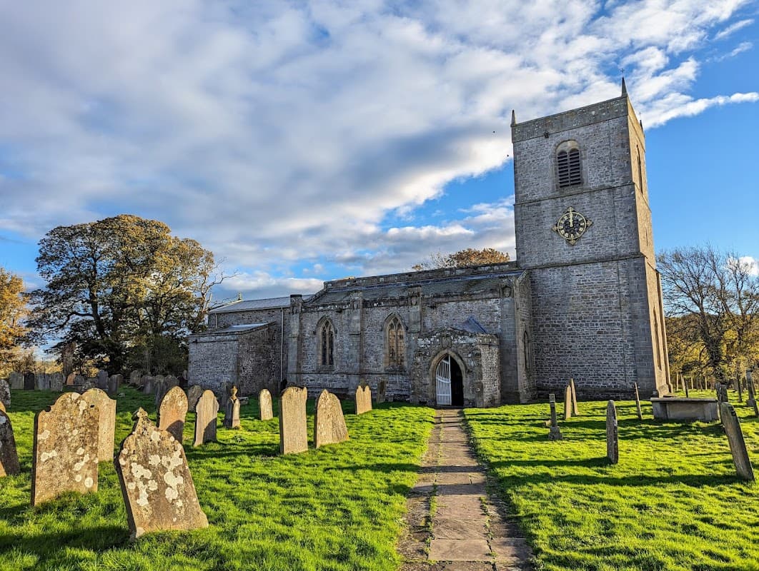 Holy Trinity Church - Churches in leyburn