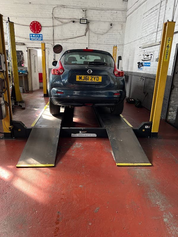 S.M Autos | A Car Repair & Mot Station - Garages in manor
