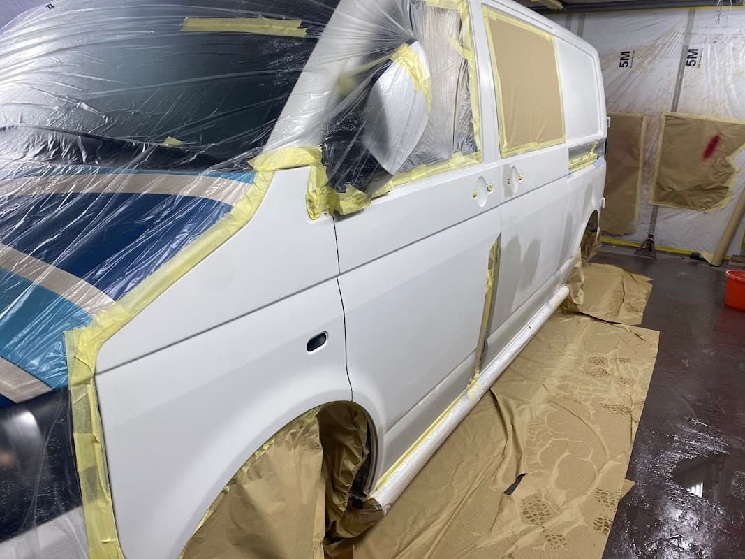 Andy Levy Vehicle Body Repairs - Garages in marske