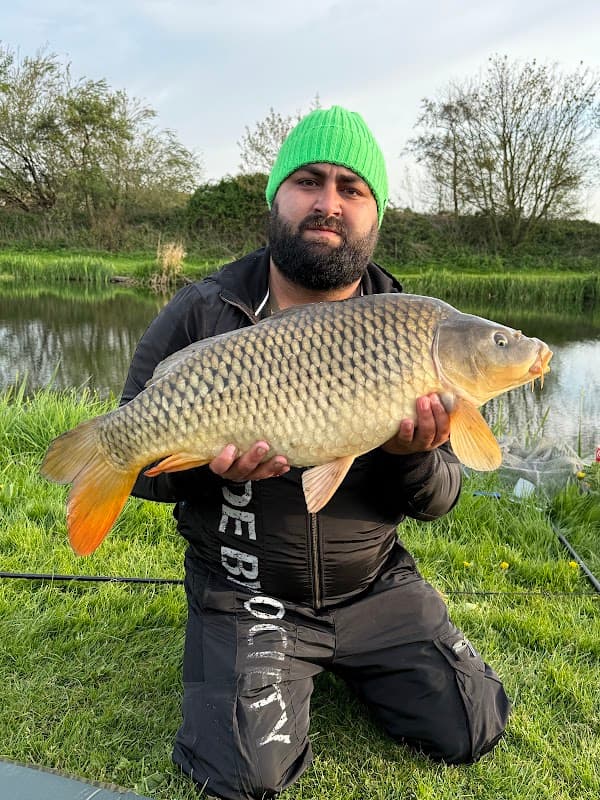 Ferryboat Farm Fisheries - Campsite in mexborough