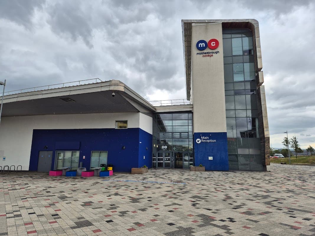 Bus Stop at Middlesbrough College Town Centre Entrance - Bus Stops in middlesbrough