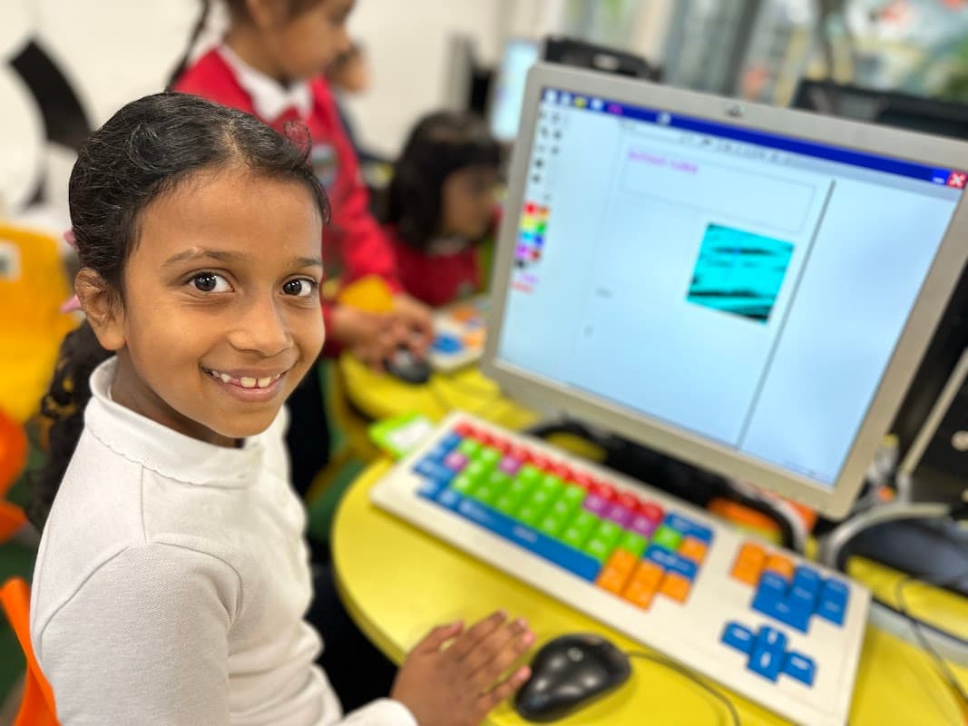 Crossley Fields Junior & Infant School - Primary Schools in mirfield