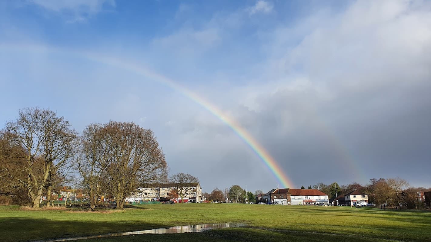 Alwoodley Village Green Outdoor Gym - Gyms in moortown