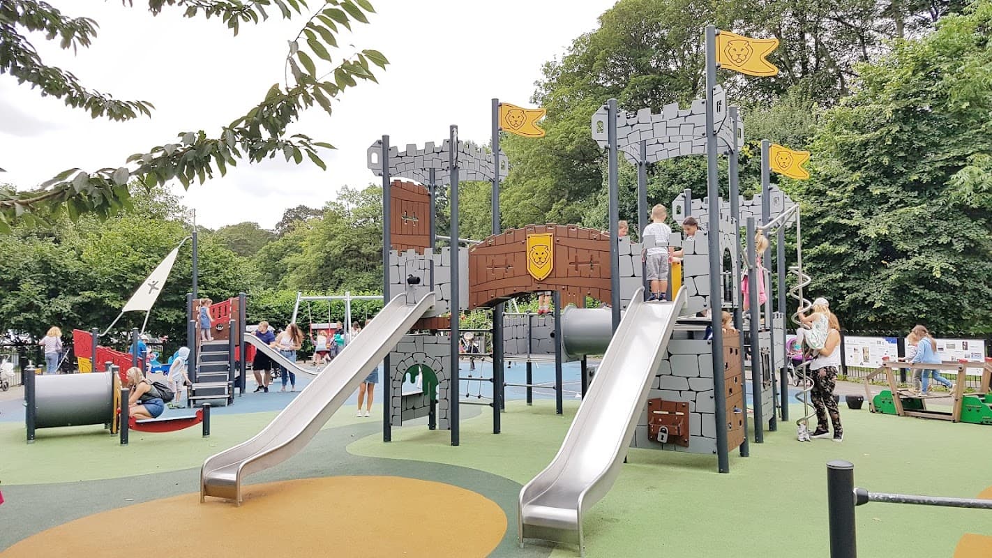 Lakeside Playground - Playgrounds in moortown