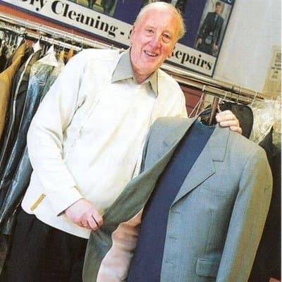 Oakwood Tailors & Formal Wear Hire - Tailors in moortown