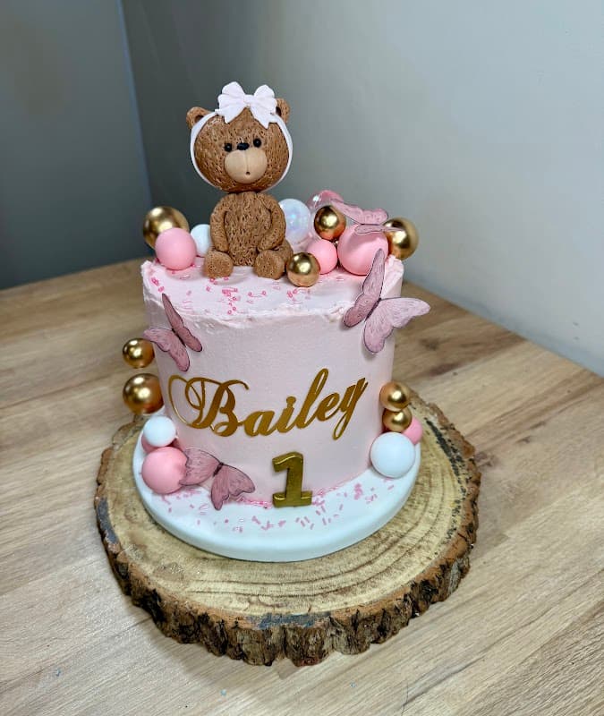 Snazzy Cakes by Hayley - Bakers in moortown