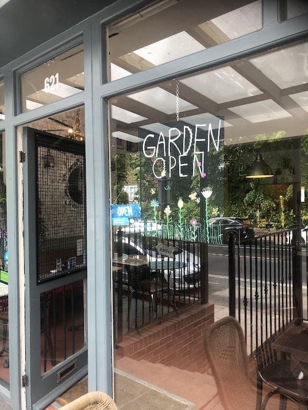 Cafe La Patisserie in nether edge