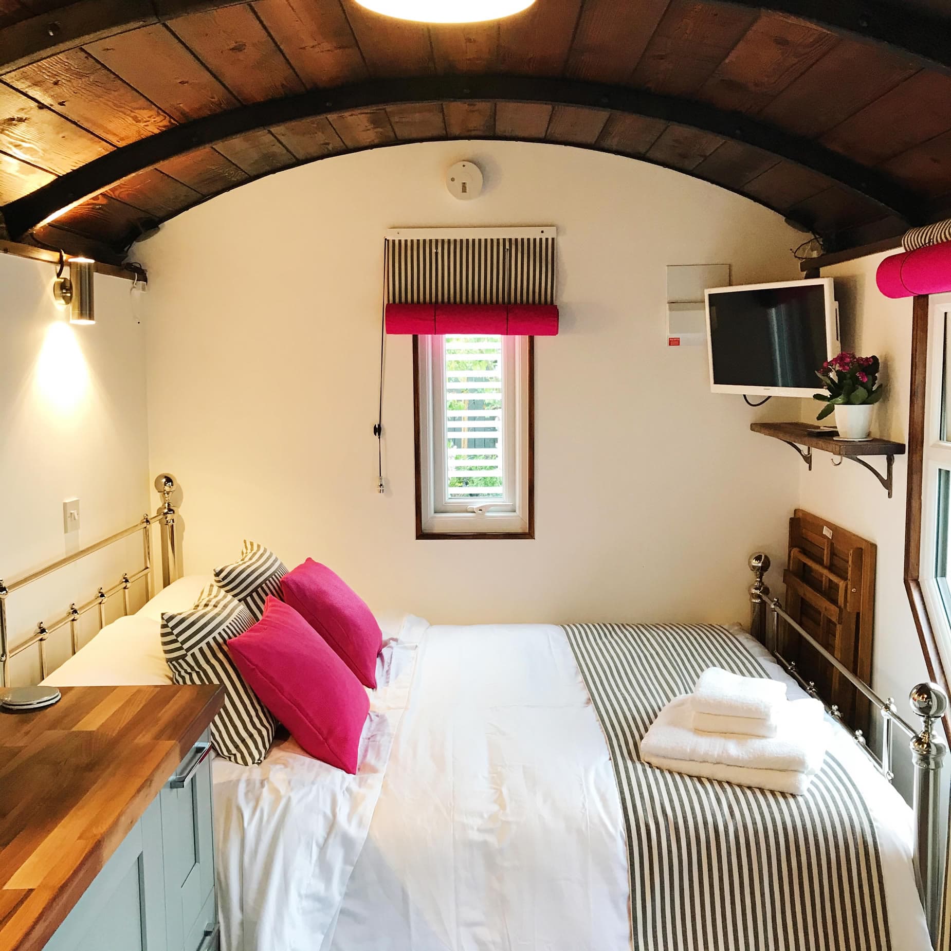 No. 2 Staycations - Glamping in gristhorpe