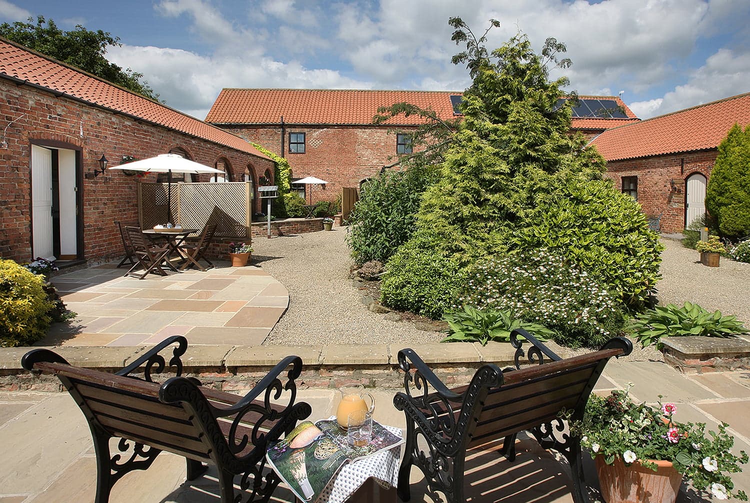 Accommodation at Old Oak Cottages in thirkleby