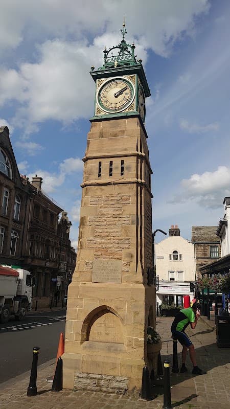 Otley Jubilee Clock - Monuments in otley