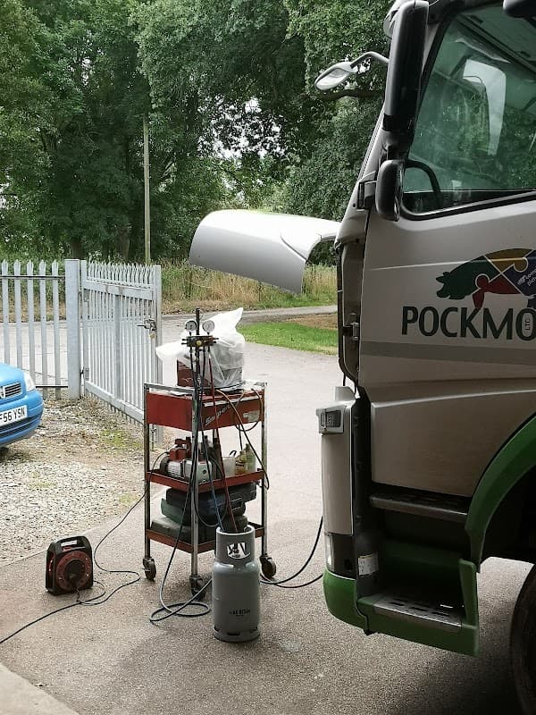 Oaktree Garage Vehicle AC services - Garages in pickering