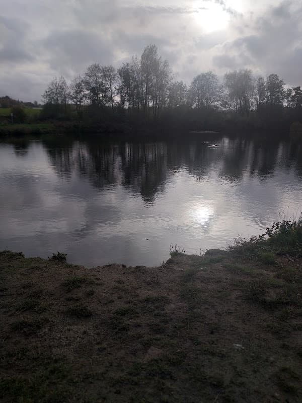 Pontefract Racecourse Pond - Park in pontefract