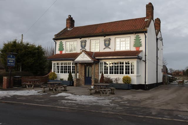 Dining at Saffron Spice at the College Arms in linton on ouse