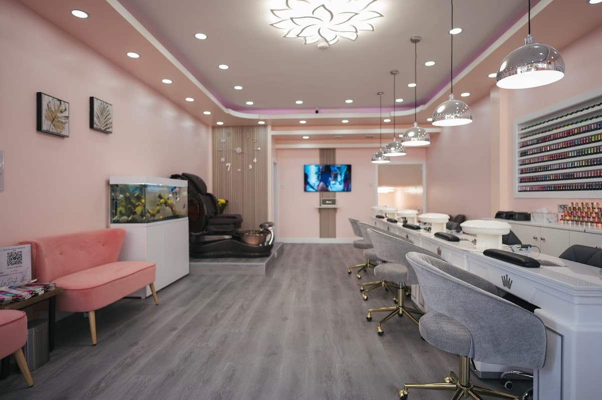 Le Posh nail bar - Nail Salons in scarborough