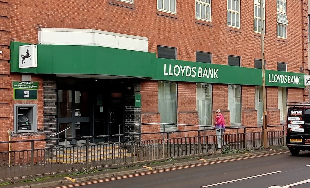 Lloyds Bank - Banks in sheffield