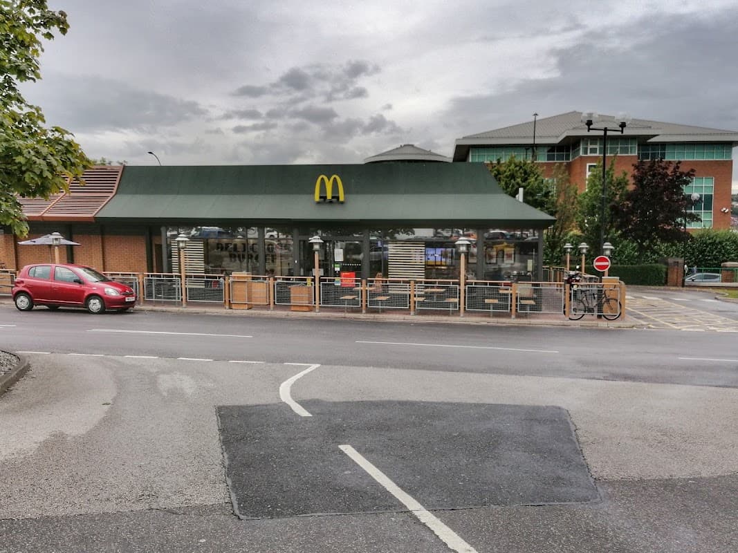 Meadowhall Retail Park - Shopping Centres in sheffield