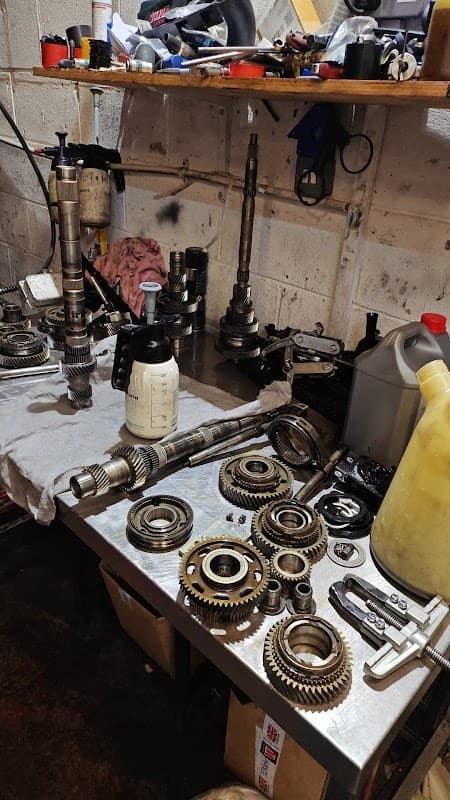 JS GARAGE AUTOMATIC TRANSMISSION & MOT AUTO CENTRE - Garages in shipley