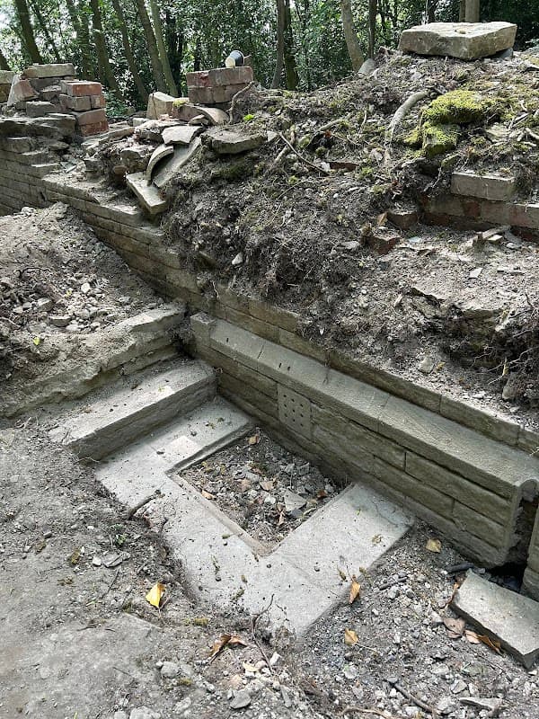 Milner Field Manor Ruins - Ruins in shipley