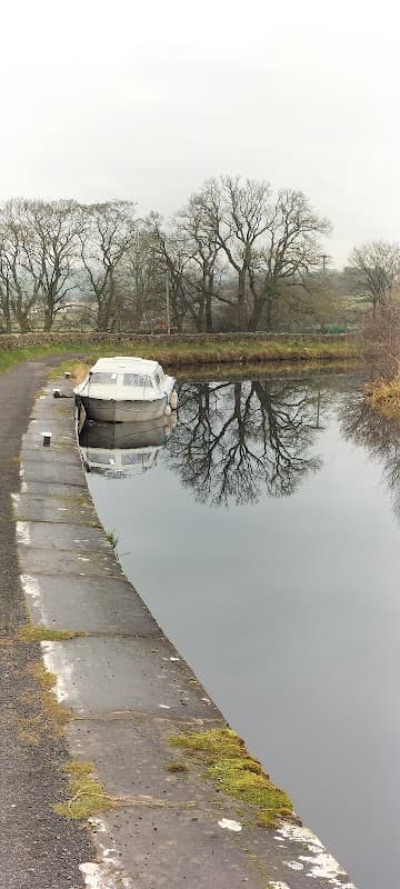 Bus Stop at Howden Rd Hawber Lane - Bus Stops in silsden