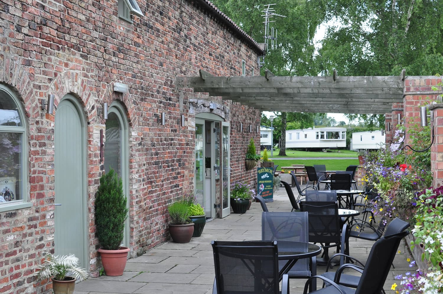 The Old Hall Holiday Park - Campsite in langthorpe