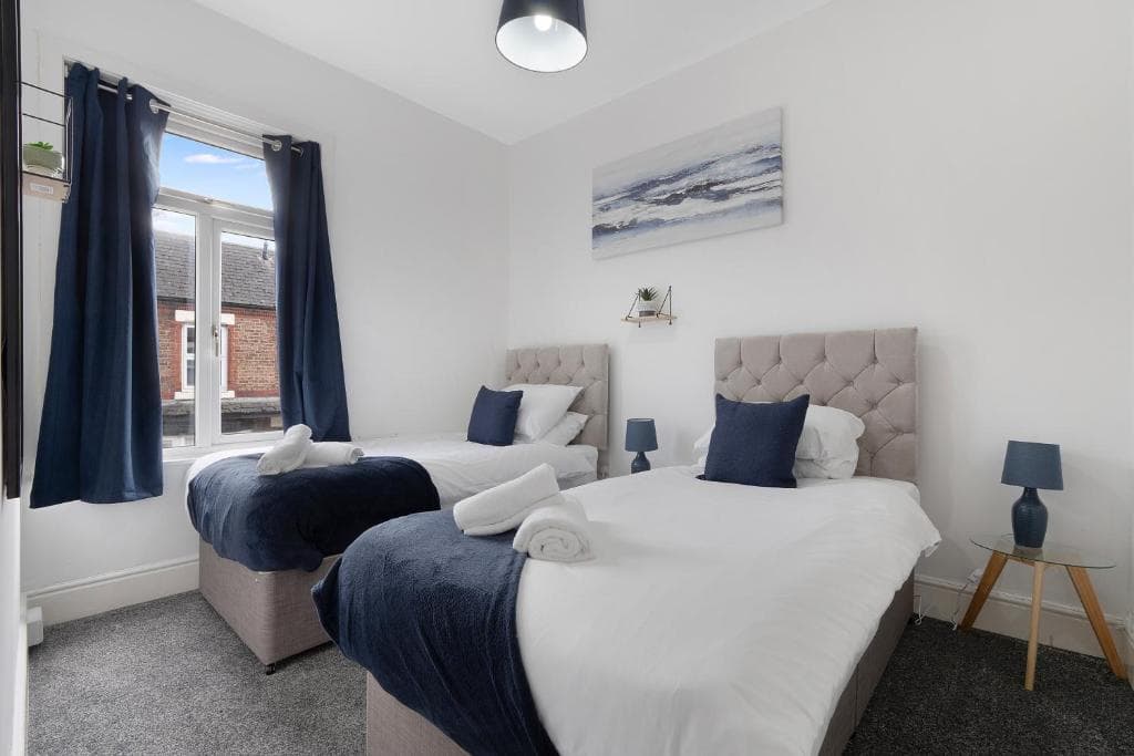 Accommodation at Classic 4-Bedroom Retreat close to Infinity Bridge in thornaby