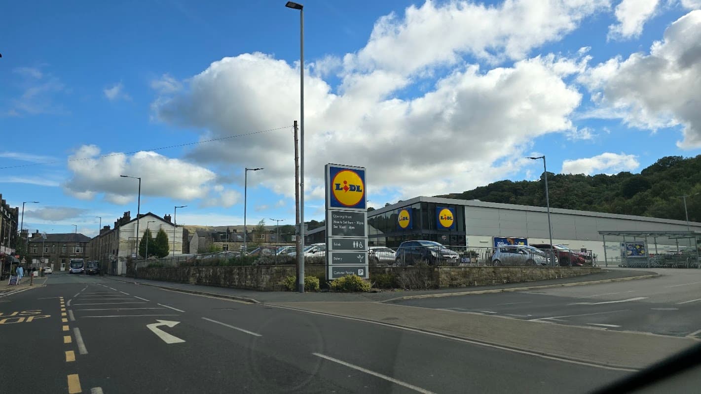 Bus Stop at Todmorden Lidl - Bus Stops in todmorden