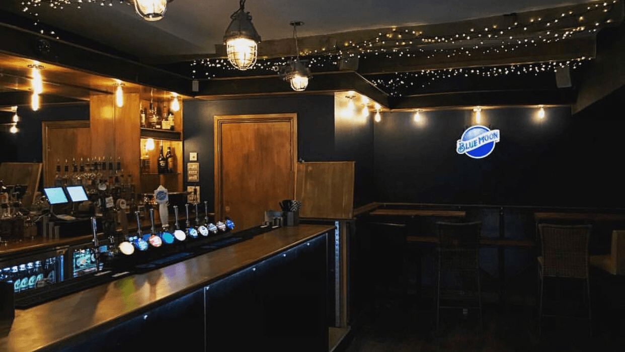 Food & drink at Elliotts Bar in wakefield