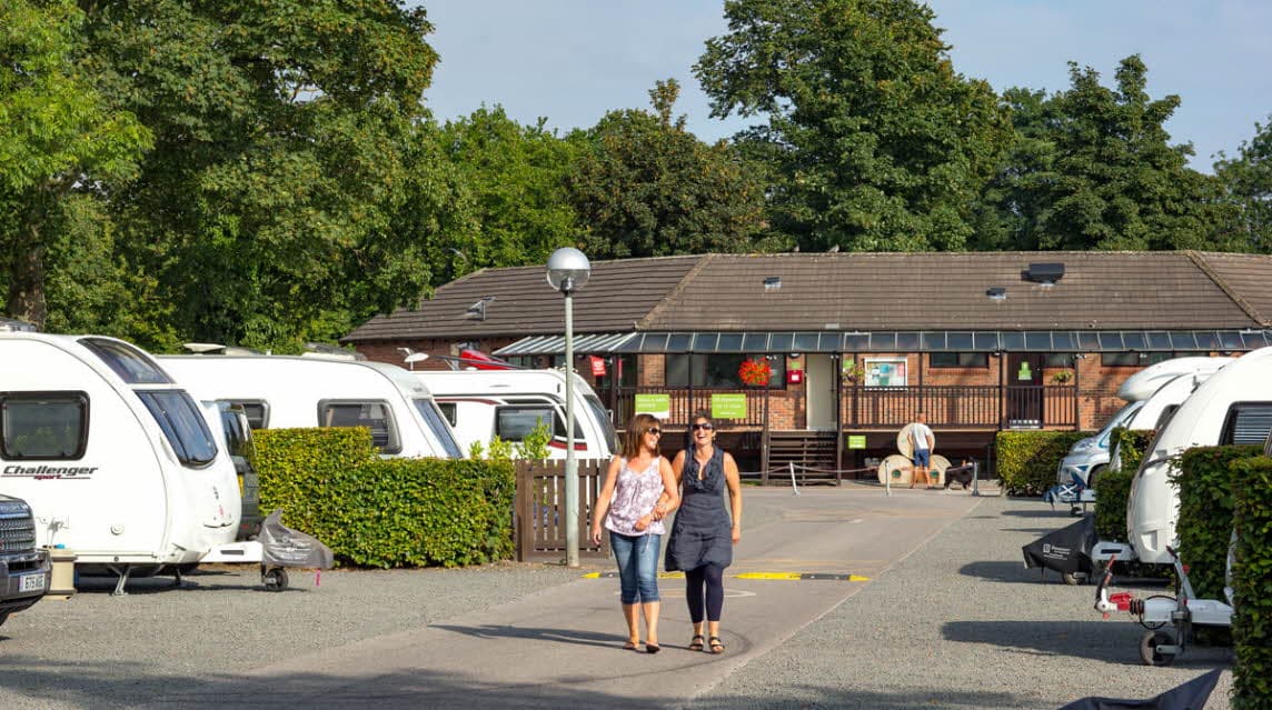 Wharfedale Caravan Club Site - CAMC - Campsite in threshfield