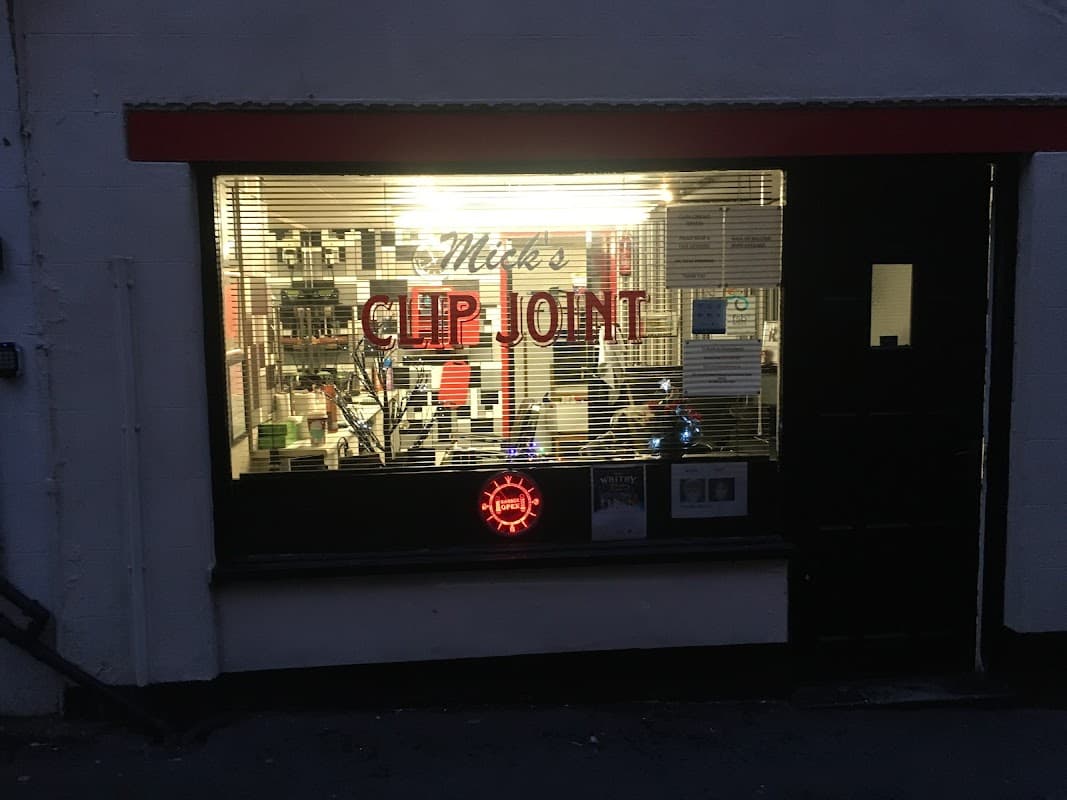Mickβs Clip Joint - Barbers in whitby