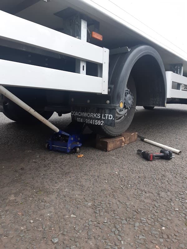 Universal Garage Service Centre Renault - Garages in whitby