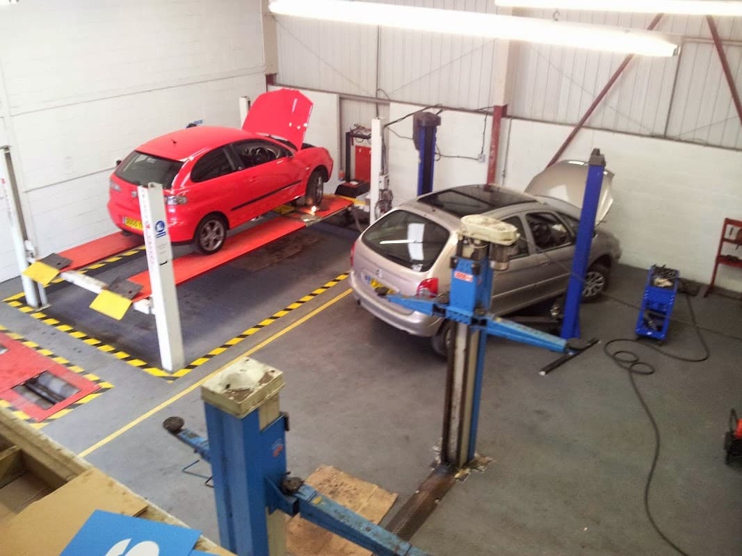 Bankfoot Auto Centre - Garages in wibsey